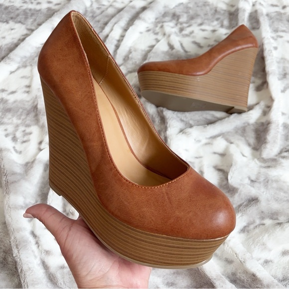 NWOT Call it Spring Brown Faux Leather Platform Wedge Pumps Womens Size 8 - Picture 1 of 10